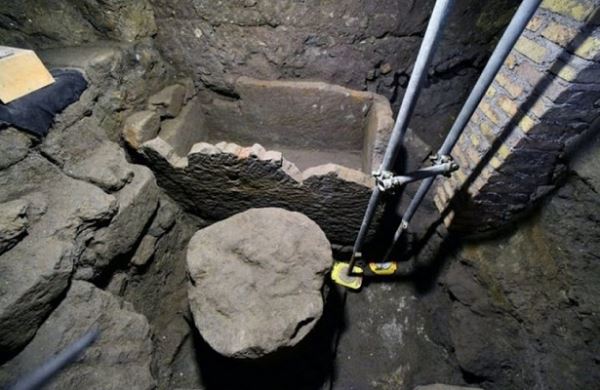 <br />
В центре Рима раскопали тайный храм Ромула<br />

