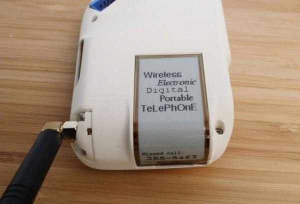 Rotary Cellphone – сотовый телефон с вращающимся диском вместо дисплея