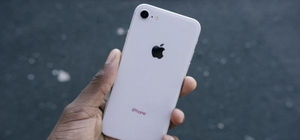 Недорогой iPhone будет выпущен 3 апреля