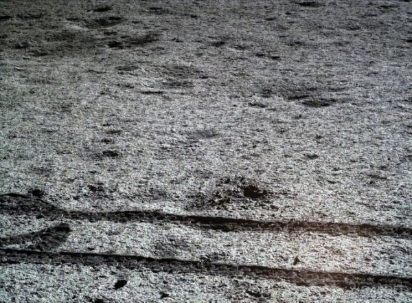 Китай опубликовал качественные снимки темной стороны Луны (6 фото)