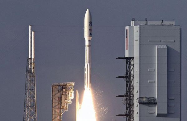 <br />
Ракета-носитель Atlas V с космическим зондом Solar Orbiter стартовала с мыса Канаверал<br />
